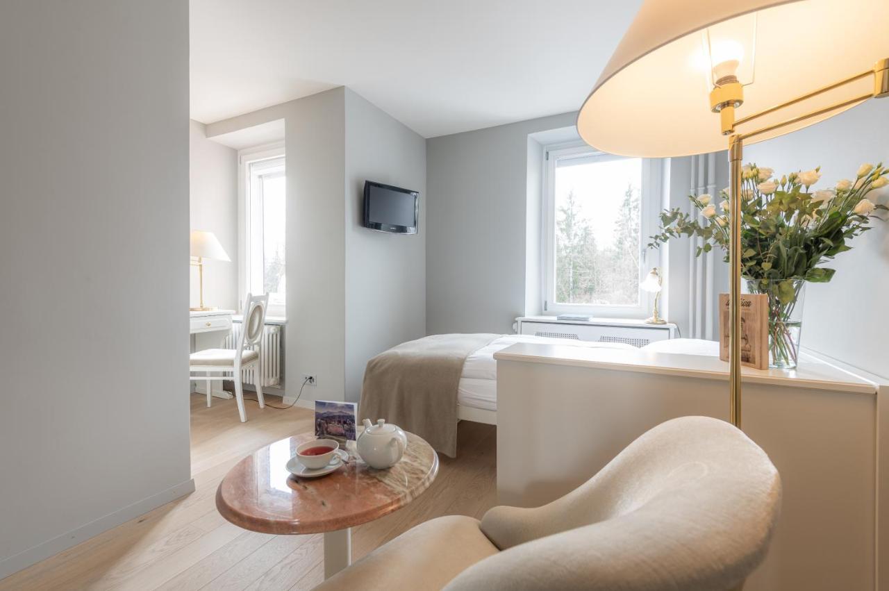 Romantik Hotel Schweizerhof & Spa フリムス エクステリア 写真