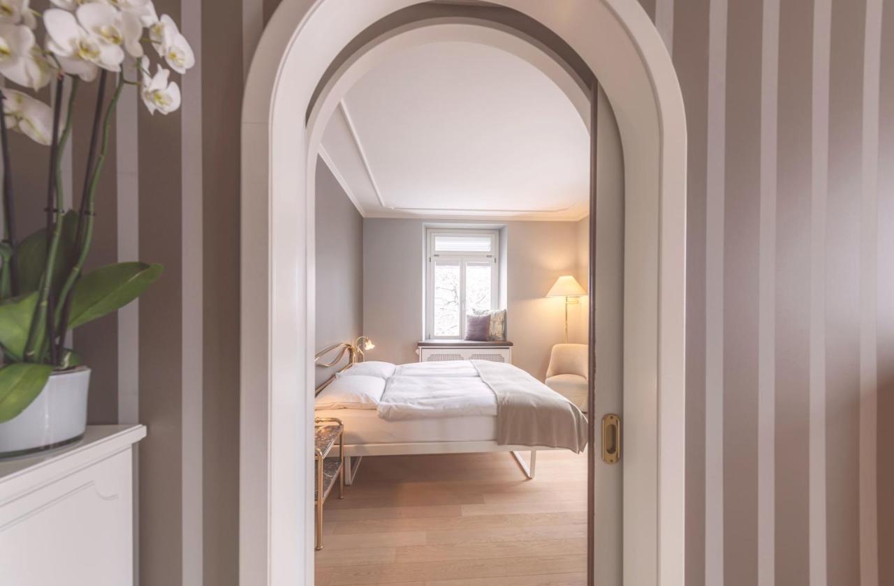 Romantik Hotel Schweizerhof & Spa フリムス エクステリア 写真