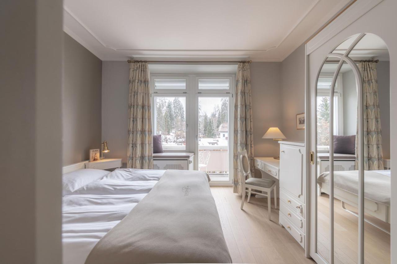 Romantik Hotel Schweizerhof & Spa フリムス エクステリア 写真