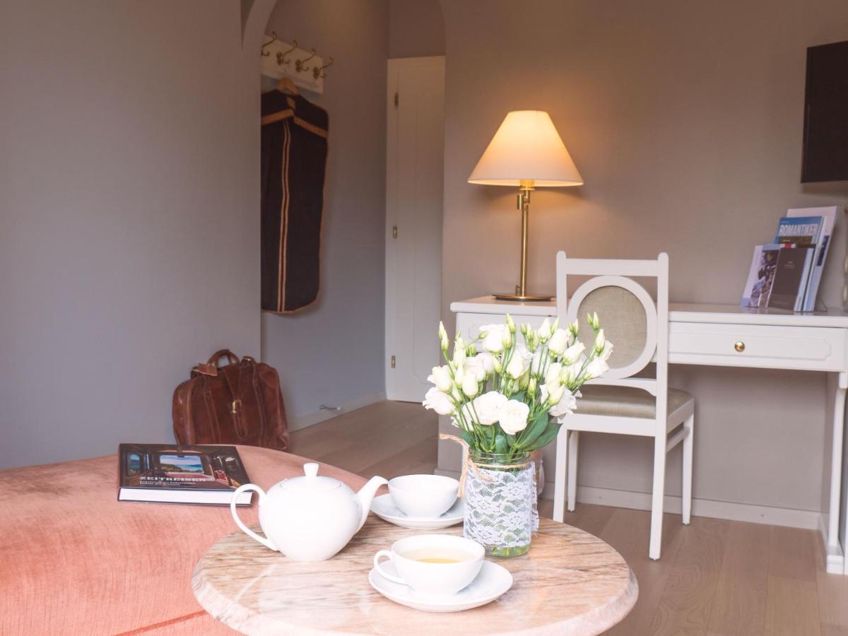 Romantik Hotel Schweizerhof & Spa フリムス エクステリア 写真