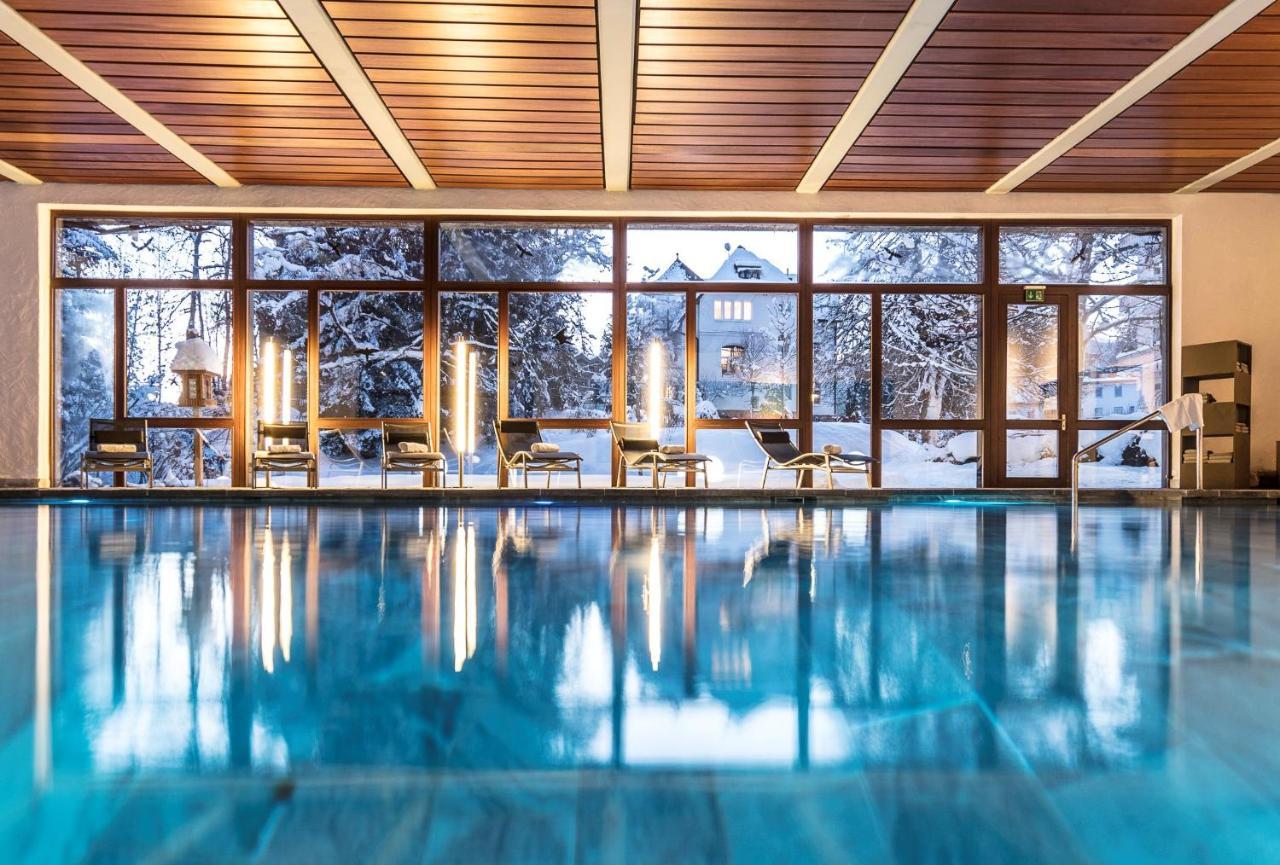 Romantik Hotel Schweizerhof & Spa フリムス エクステリア 写真