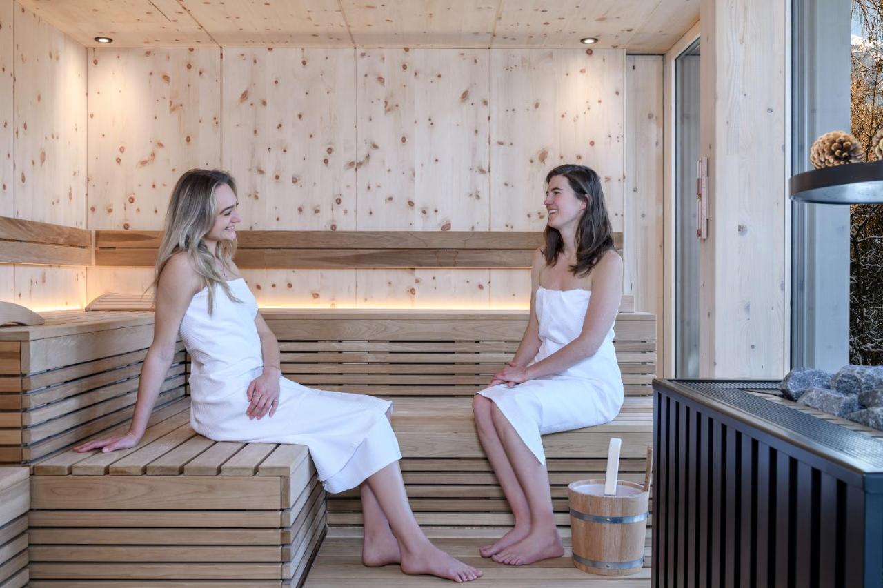 Romantik Hotel Schweizerhof & Spa フリムス エクステリア 写真