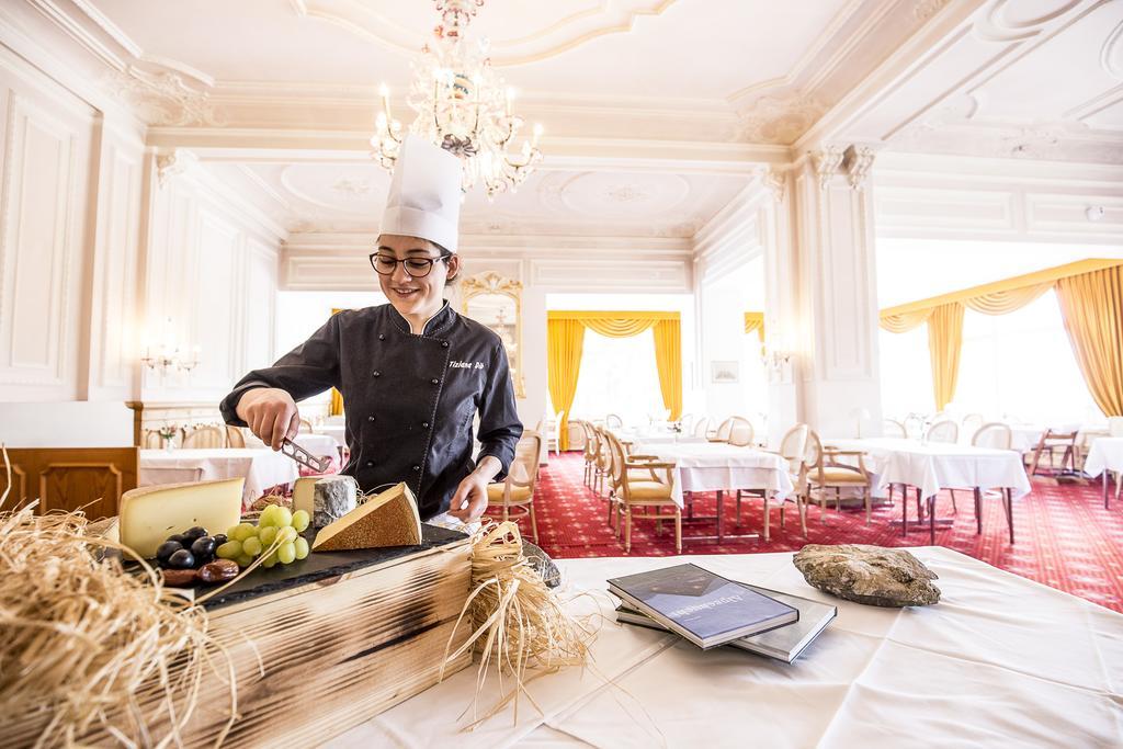 Romantik Hotel Schweizerhof & Spa フリムス エクステリア 写真