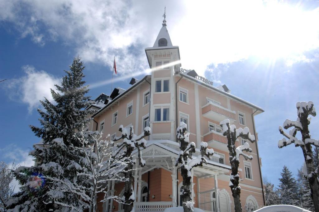 Romantik Hotel Schweizerhof & Spa フリムス エクステリア 写真